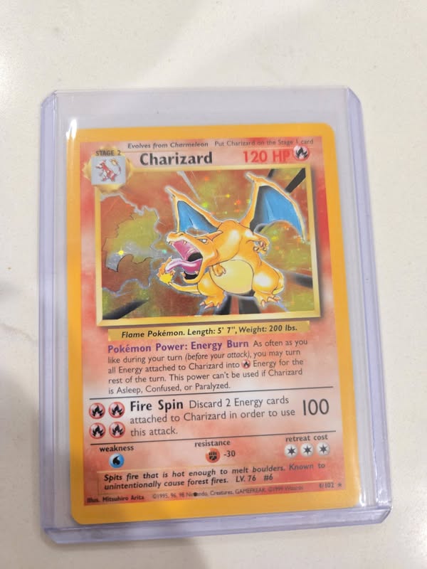 Charizard #4 Base Set (Unlimited)