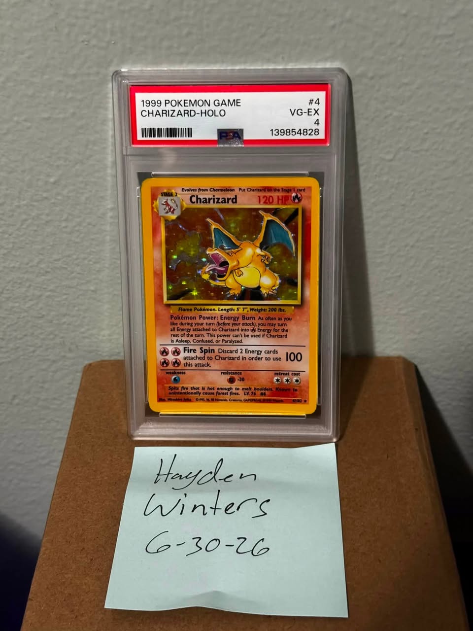 Charizard #4 Base Set (Unlimited)