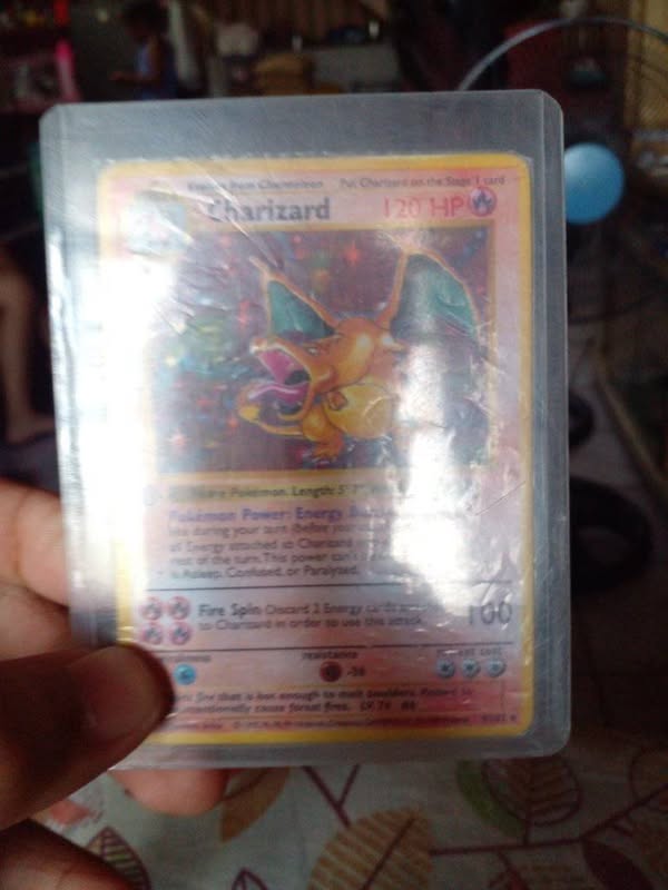 Charizard #4 Base Set (Shadowless)
